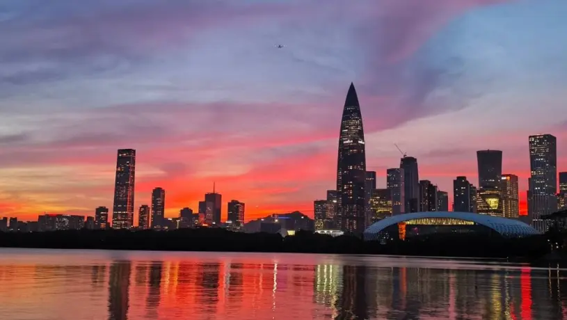 深圳驚現火燒雲  網民狂贊