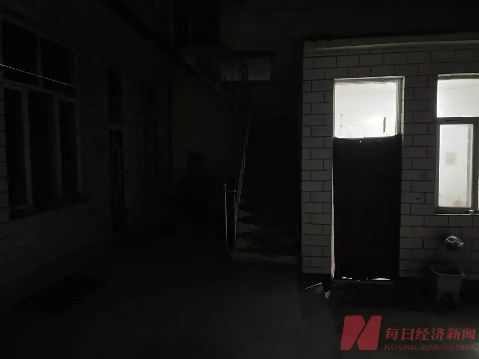 “狗咬人”命案的30分钟:两位父亲六次报警 “狗咬人”命案的30分钟:两位父亲六次报警