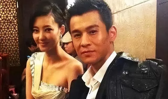 看到金條法拉利被拍賣,才懂王麗坤夫婦的生活有多奢靡