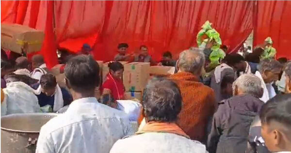 婚禮儀式結束後，賓客瞬間湧向食物攤位，導致推擠跌倒與多人受傷。（圖／翻攝自X ，@GaganPratapMath）