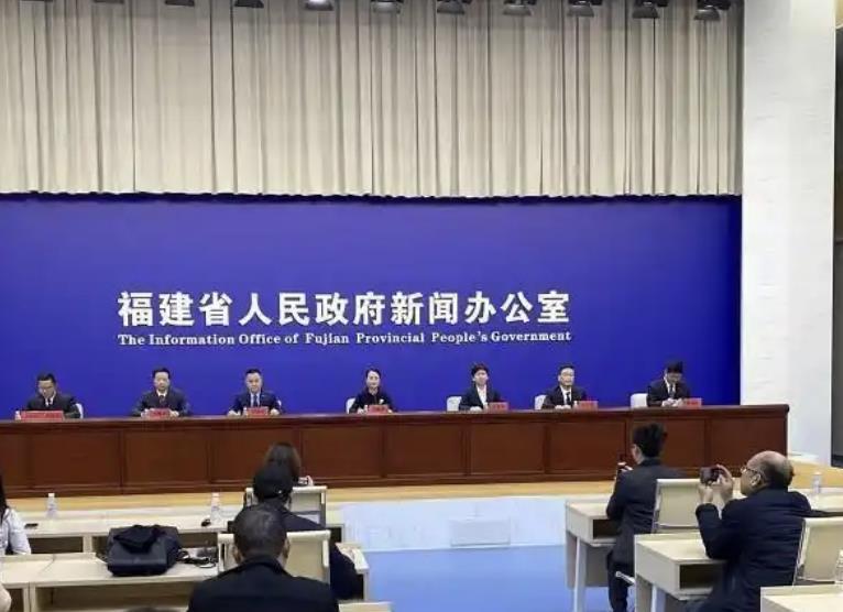 今日上午,福建省政府新聞辦召開福建省貫徹落實《中共中央、國務院關於支持福建探索海... 今日上午,福建省政府新聞辦召開福建省貫徹落實《中共中央、國務院關於支持福建探索海...