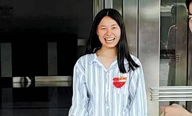 辍学考上北大 24岁葬于八宝山 撒贝宁含泪致悼词