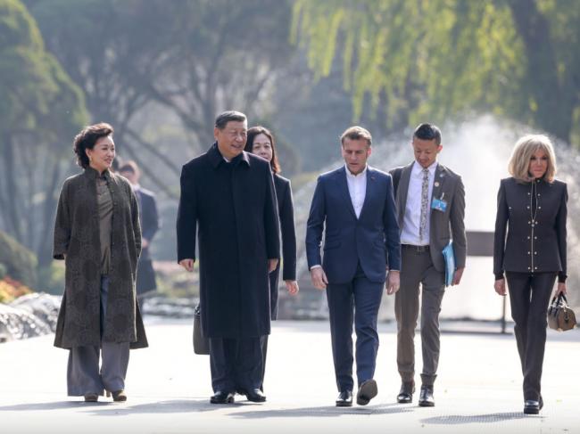 习陪聊，成都晨跑...马克龙尽享中国隆重礼遇