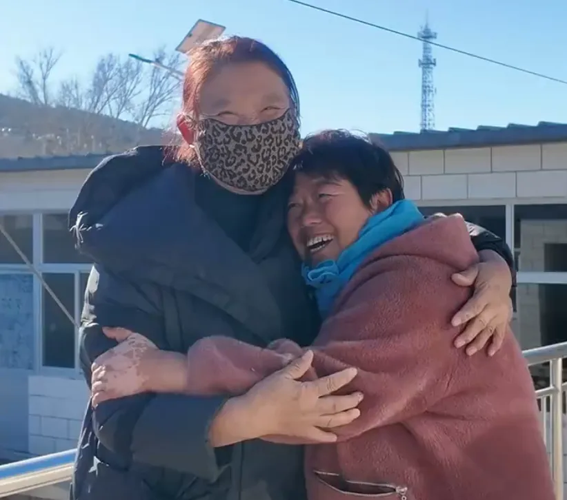 村支书偷偷为全村交了8年 村民获赔百万元 村支书偷偷为全村交了8年 村民获赔百万元