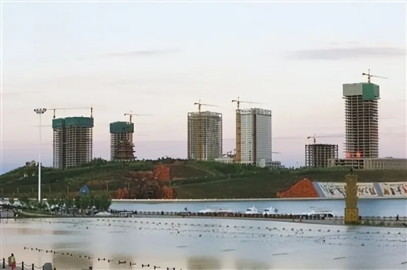 被全国嘲笑十年!昔日“鬼城”如今挤满人 被全国嘲笑十年!昔日“鬼城”如今挤满人