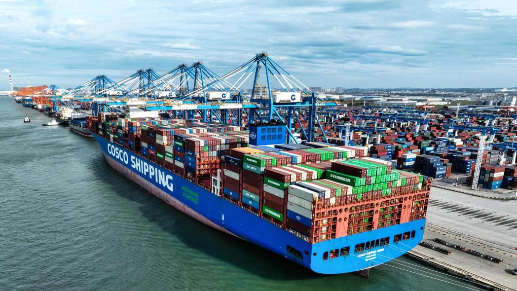 大陆海关总署公布,按美元计,11月,中国大陆出口较去年同期成长5.9%,优于预期... 大陆海关总署公布,按美元计,11月,中国大陆出口较去年同期成长5.9%,优于预期...