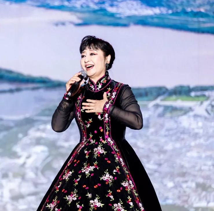 殷秀梅:结婚当场就想离!自己没有孩子,为弟弟养女儿