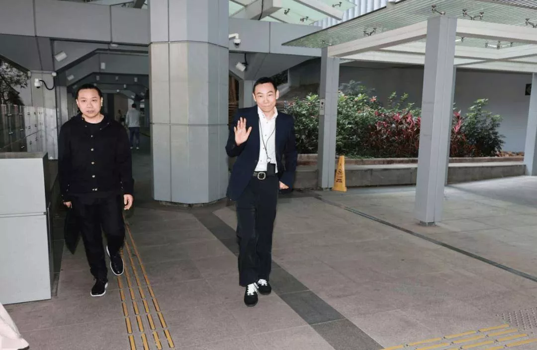 张柏芝庭审再应诉!情绪激动怼大律师:媒体是你亲戚?