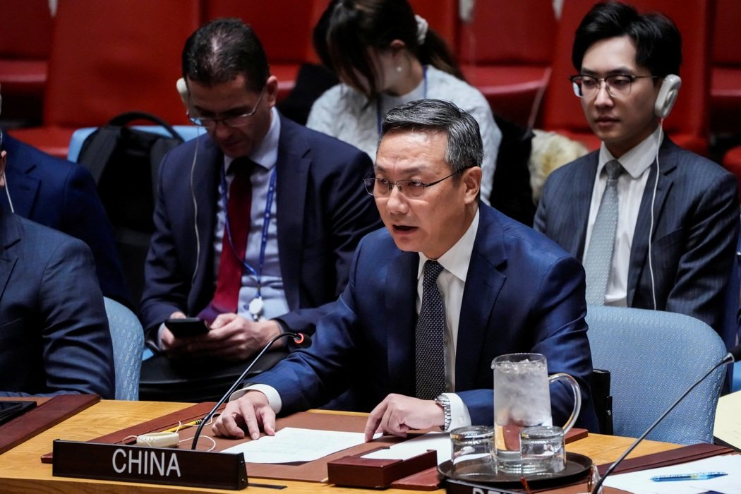 大陆常驻联合国副代表孙磊9日在安理会审议乌克兰问题时发言,指中方支持一切通向和平... 大陆常驻联合国副代表孙磊9日在安理会审议乌克兰问题时发言,指中方支持一切通向和平...