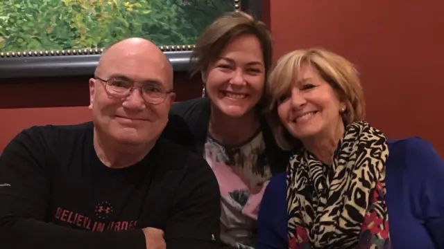 ​阔别四十年，高中恋人重逢并寻回女儿