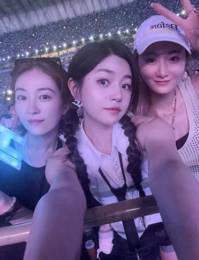 陈晓也没料到,陈妍希官宣喜讯竟获得大半个娱乐圈力挺