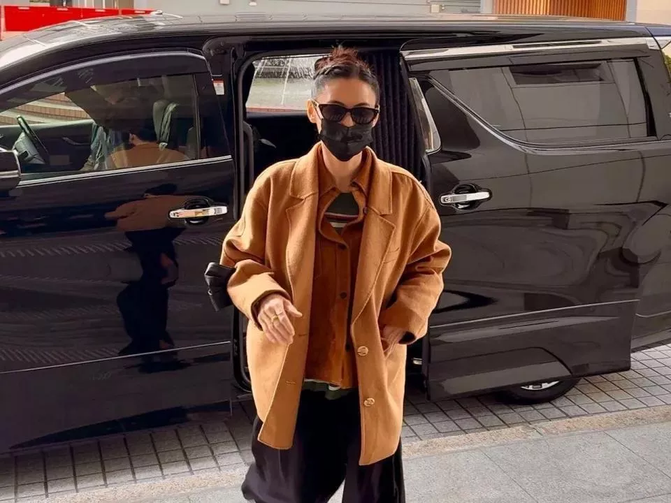 张柏芝崩溃落泪,扒光谢霆锋伪装的体面