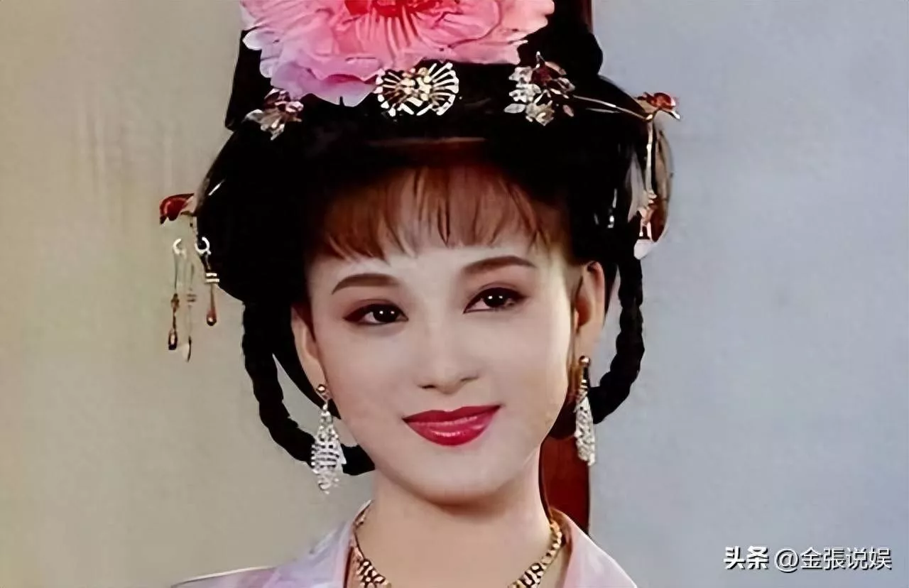 当红时下嫁给穷小伙,婚后毁容成面瘫,如今怎样了