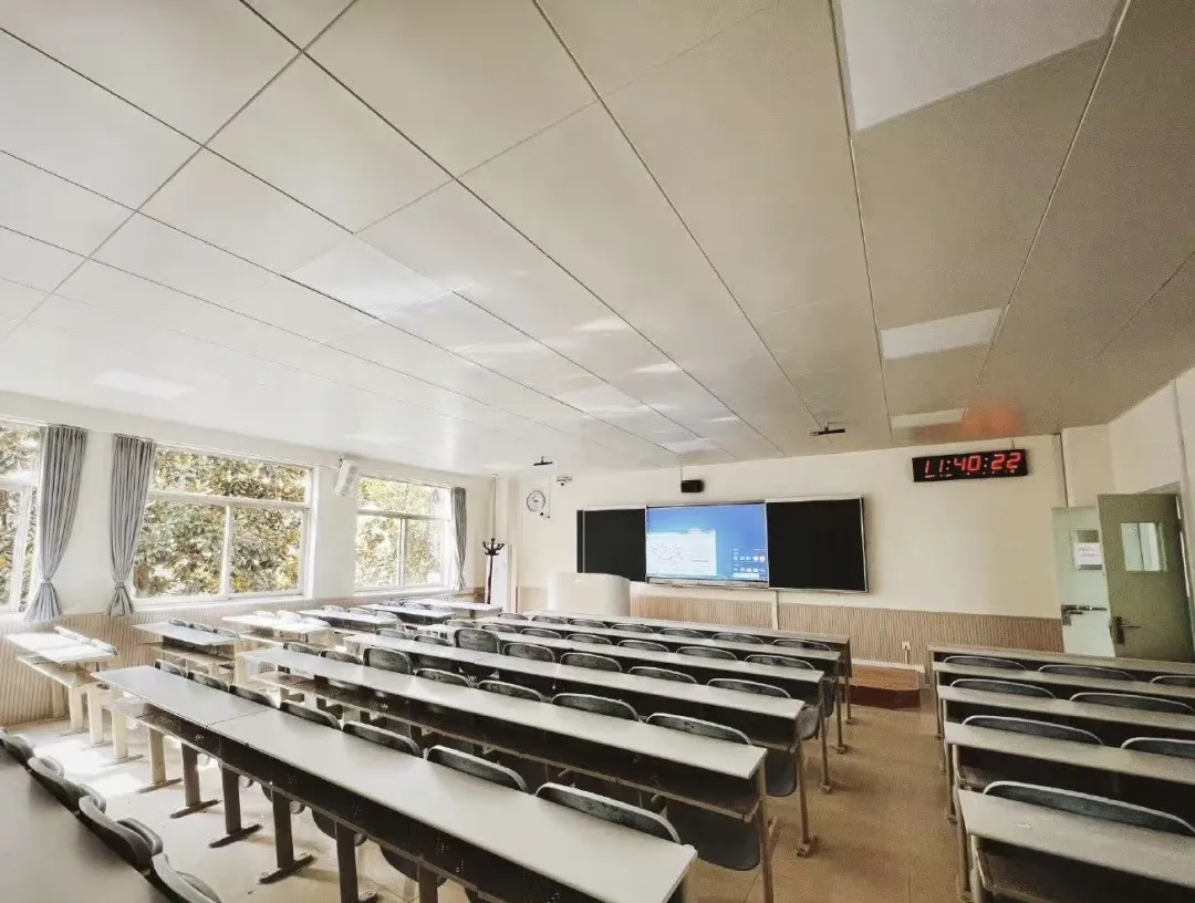 0抬头率 中国大学被迫把大学生当高中生管 0抬头率 中国大学被迫把大学生当高中生管