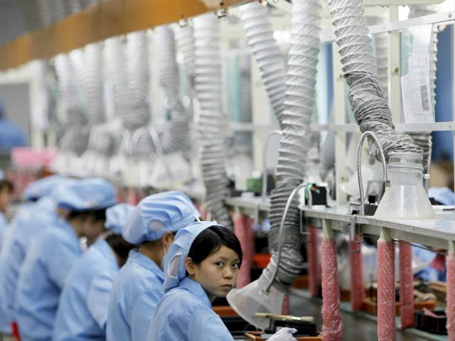 最新数据显示,从1985到2023年,中国大陆劳动力平均年龄从32.25岁增至3... 最新数据显示,从1985到2023年,中国大陆劳动力平均年龄从32.25岁增至3...