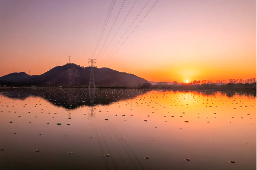 中国最逆袭小镇:人口不足3万 一年狂揽500亿 中国最逆袭小镇:人口不足3万 一年狂揽500亿