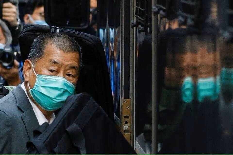 香港壹传媒集团创办人黎智英被控违反国安法案今日裁决,法官裁定其3项罪名。(路透资... 香港壹传媒集团创办人黎智英被控违反国安法案今日裁决,法官裁定其3项罪名。(路透资...