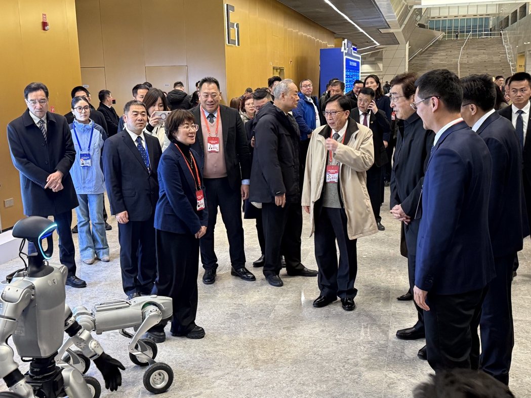 两岸企业家峰会将于16日在南京登场,15日先举办「两岸企业产业链供应链对接活动」... 两岸企业家峰会将于16日在南京登场,15日先举办「两岸企业产业链供应链对接活动」...