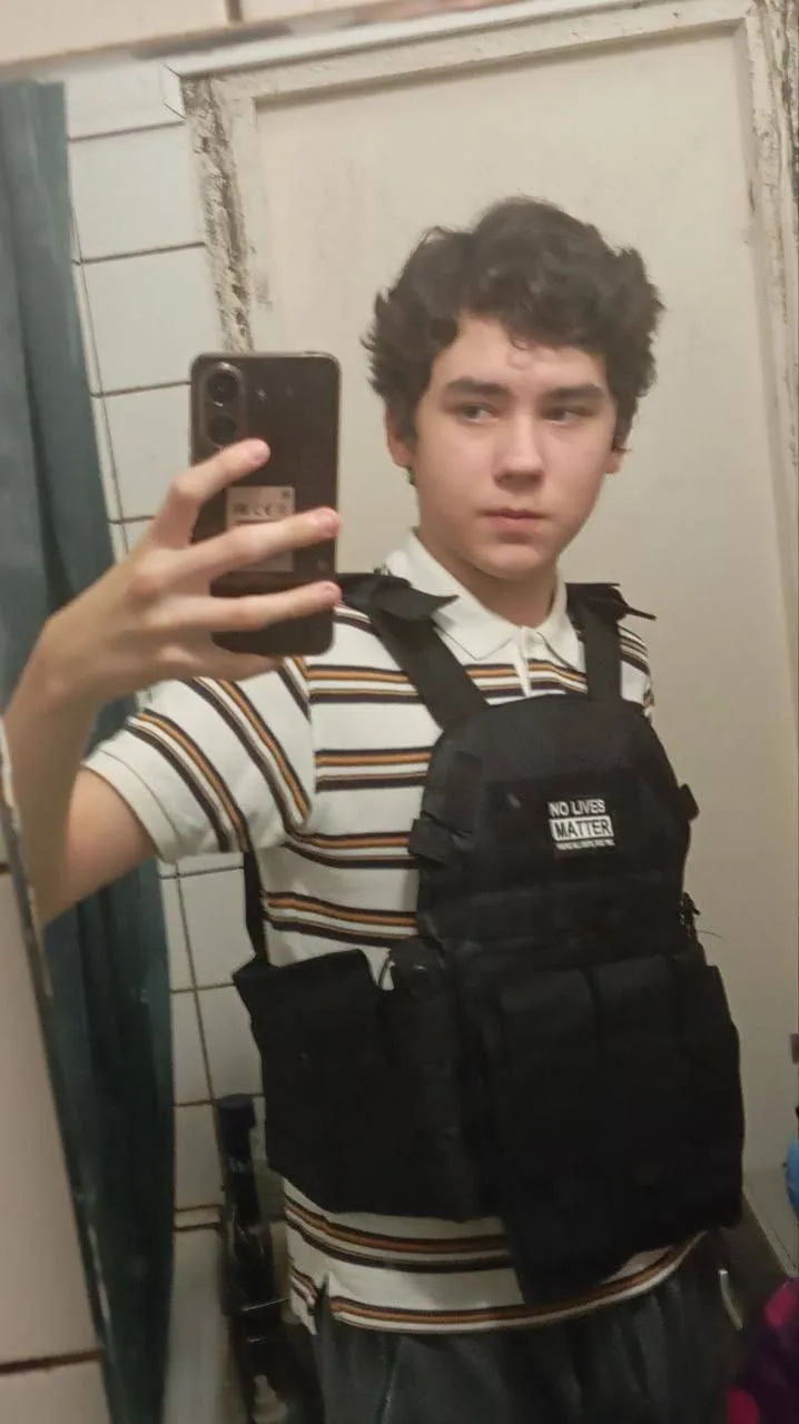 俄校园恐攻1死3伤! 15岁凶手与尸体自拍 俄校园恐攻1死3伤! 15岁凶手与尸体自拍