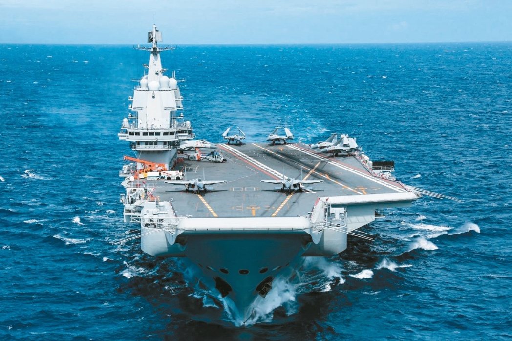 大陆首搜完全自主设计、自主建造、自主配套的航母山东舰,2019年在海南三亚某军港... 大陆首搜完全自主设计、自主建造、自主配套的航母山东舰,2019年在海南三亚某军港...