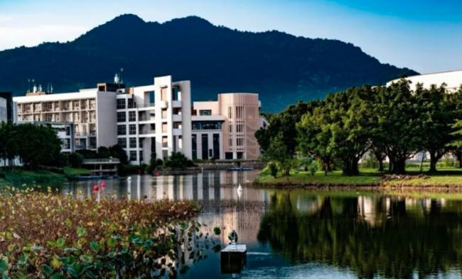 女大生校内捉迷藏失踪 手机定位竟发现她在… 女大生校内捉迷藏失踪 手机定位竟发现她在…