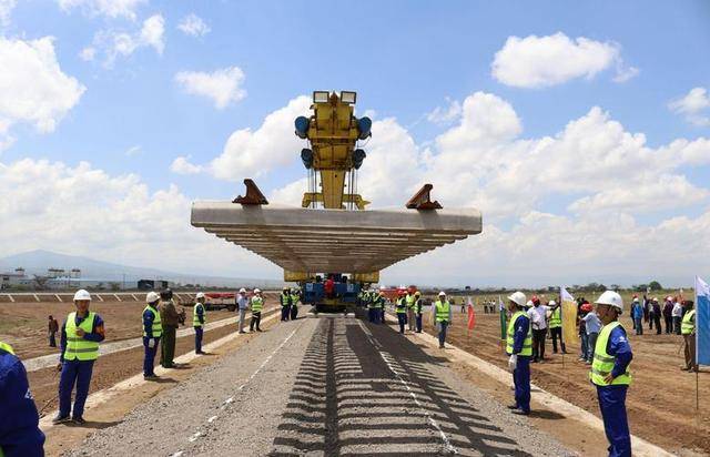 交上投名状！又一个中国伙伴倒向川普