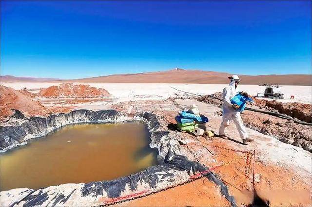 交上投名状！又一个中国伙伴倒向川普