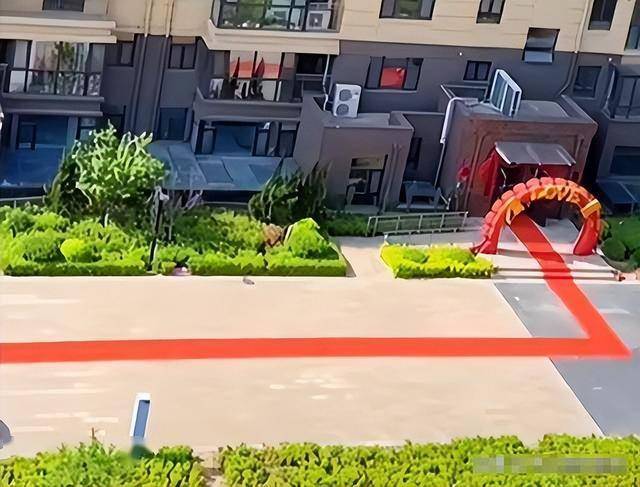 新娘跳樓內幕：工資卡被媽控制，彩禮給弟弟