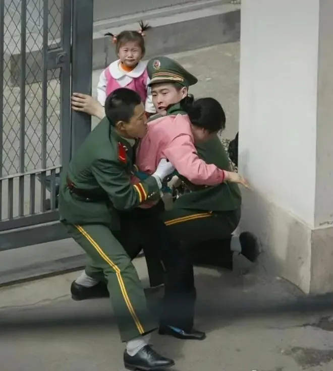 当年这张沈阳照轰动世界 朝鲜女孩一家如今怎样