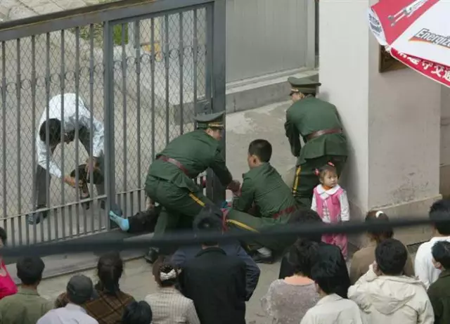 当年这张沈阳照轰动世界 朝鲜女孩一家如今怎样