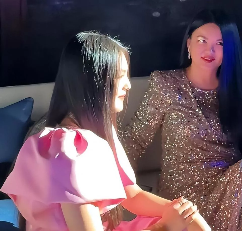 想为女儿铺路的李湘，竟栽在了郭晶晶何超琼手里