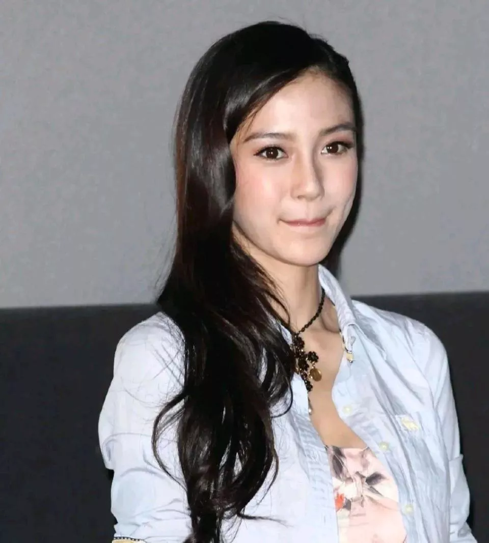 和黃曉明離婚3年後，36歲楊穎面相變了