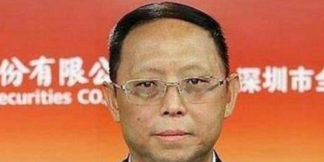 他全家移民却在中国疯狂捞金，一年赚走4个亿