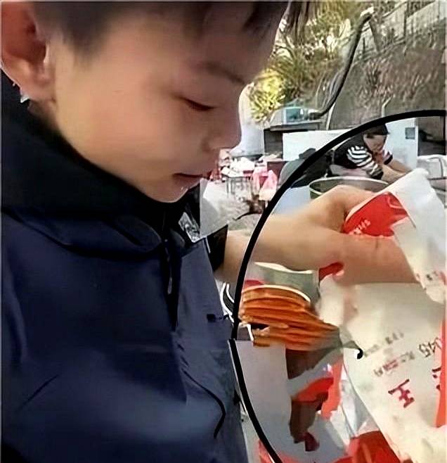 短短几天，16岁烤鸡少年塌房....