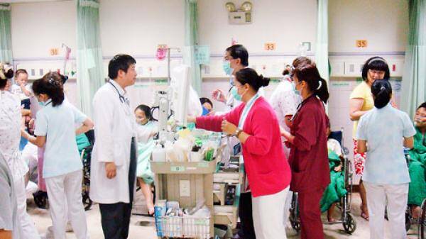 空姐墊底！男性最想娶10大女性職業揭曉，第1名是護士。（資料照）