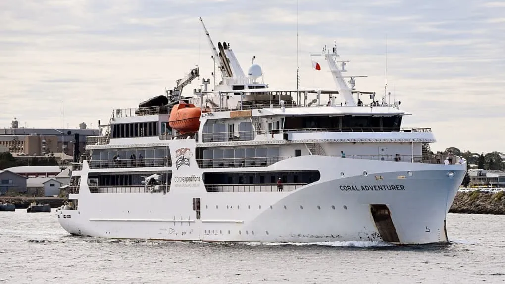 8个中国年轻人德国登山遇险 直升机都来了