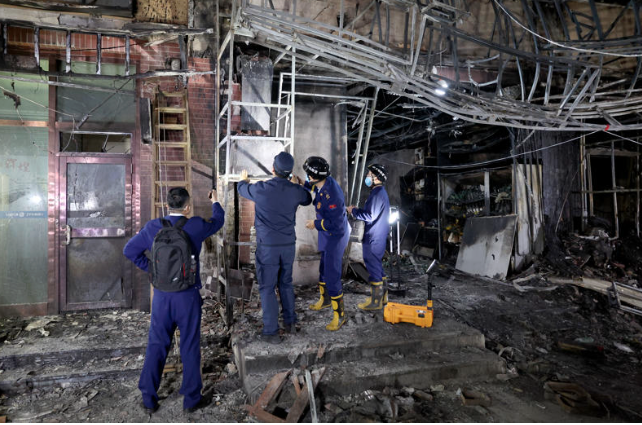 辽宁饭店大火致22死 40名公职人员被问责