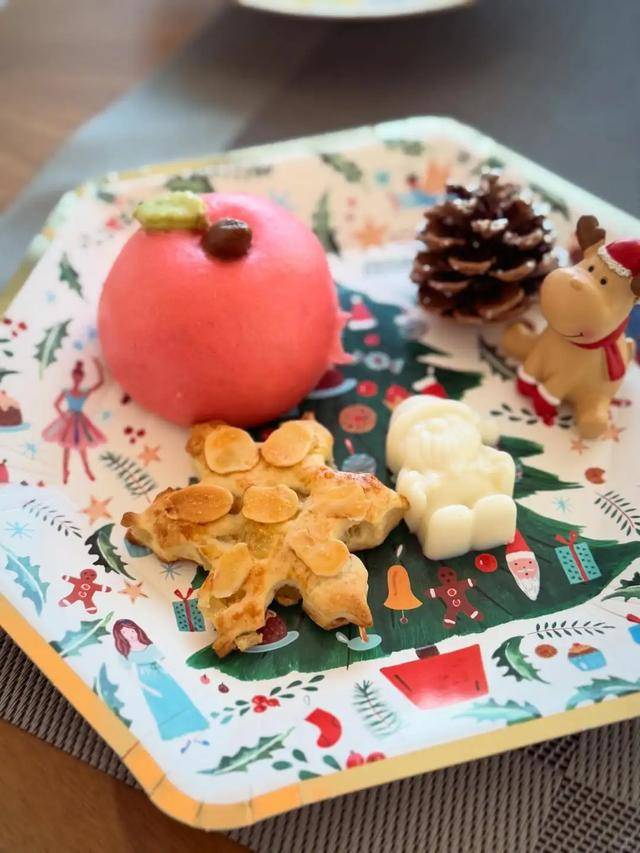 章泽天晒“迪拜照”不到12小时，恶心的一幕发生