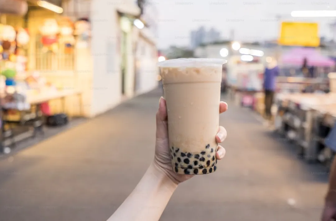 2025「返貧八件套」：死在了旺季前夜