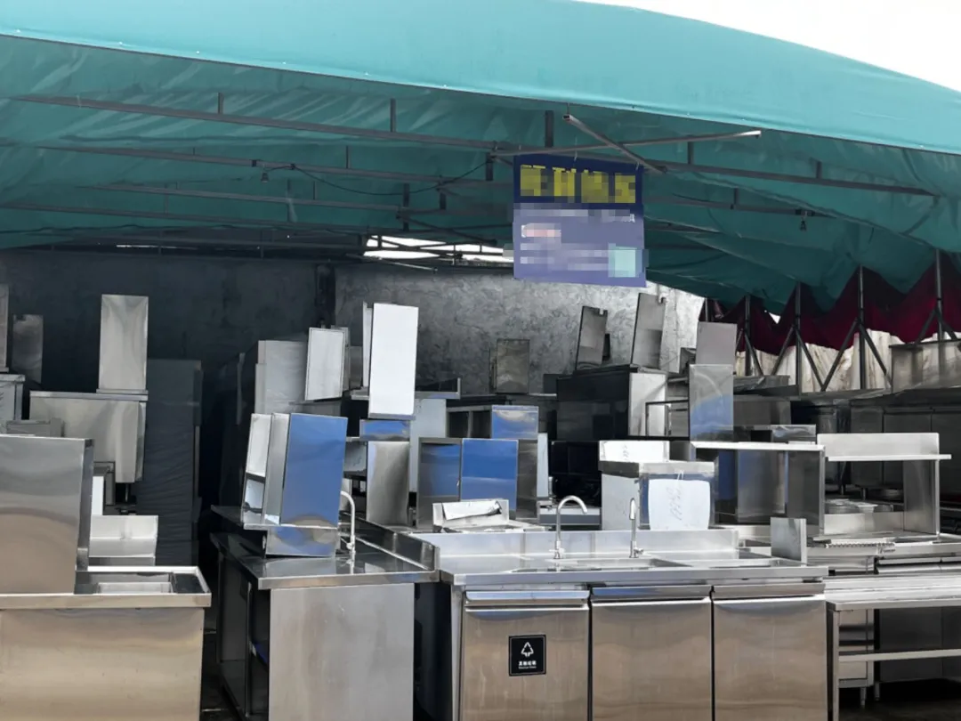 2025「返貧八件套」：死在了旺季前夜