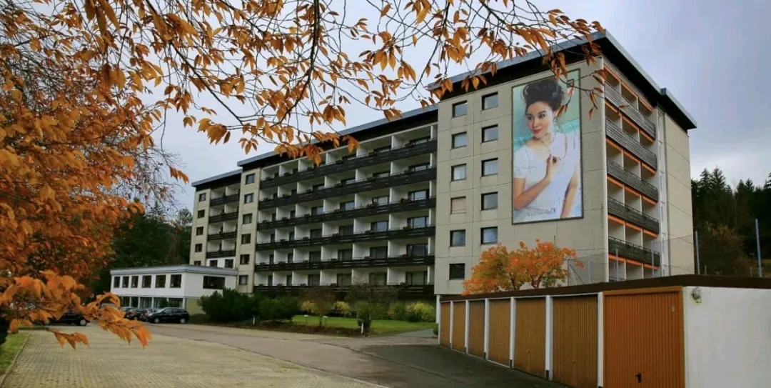 2025「返貧八件套」：死在了旺季前夜