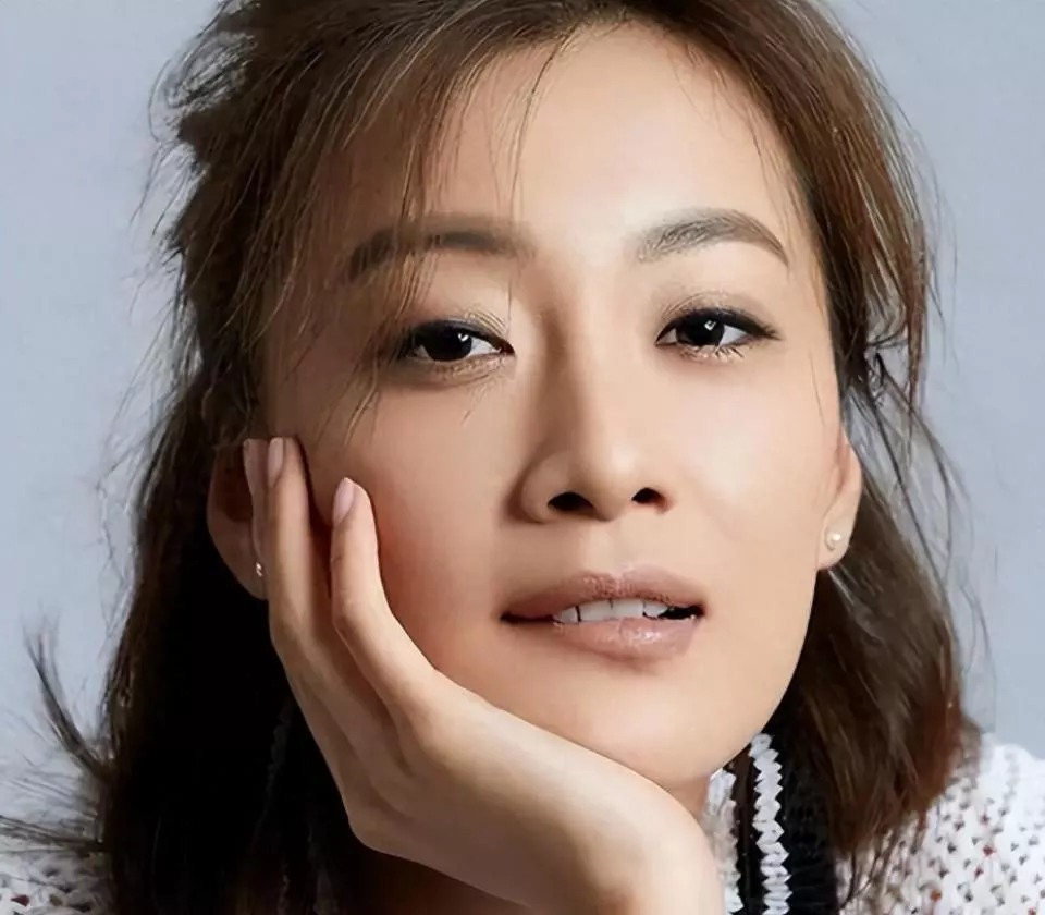 防火防盗防闺蜜!她与男友同床共枕5年,男友怒砸5亿娶闺蜜