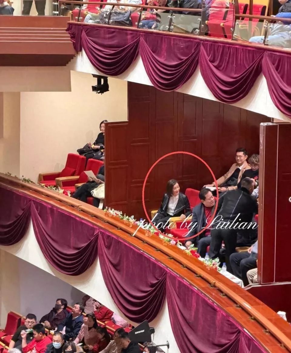 59岁宋祖英现身北京，看她脸才知岁月真不败美人