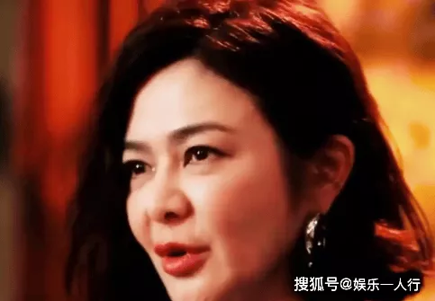 63岁关之琳素颜碾压小鲜肉!小17岁男友疑曝光