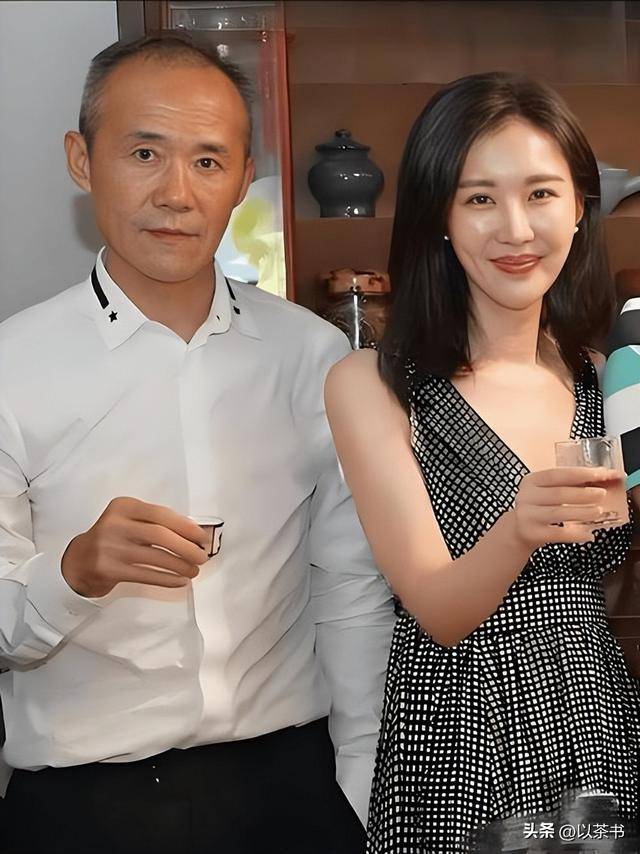 她是王石大女儿，比后妈年龄还大，坚持不婚