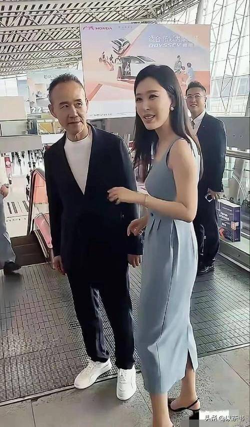 她是王石大女儿，比后妈年龄还大，坚持不婚
