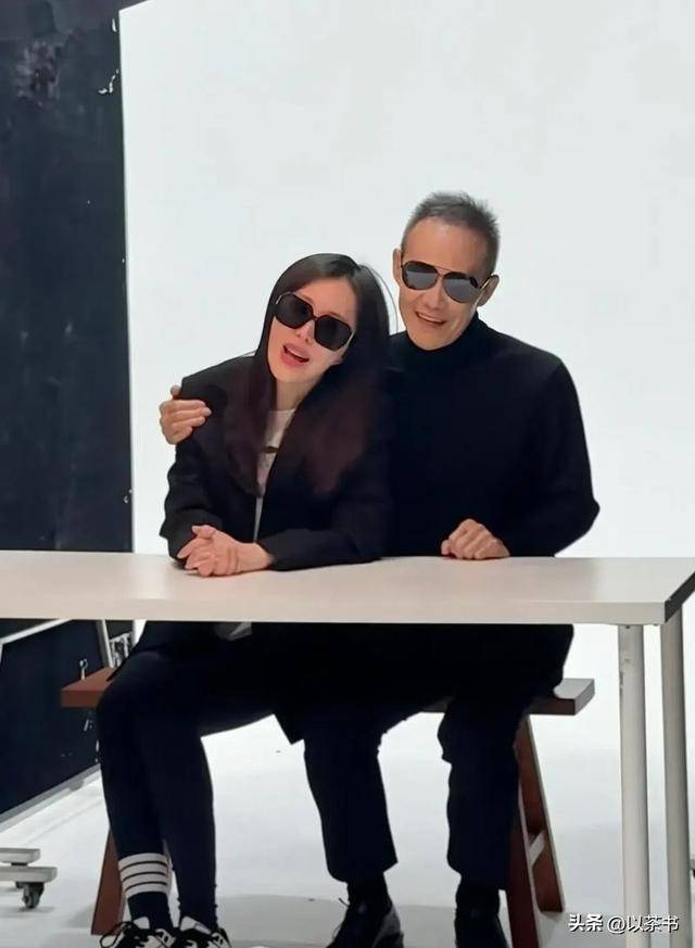 她是王石大女儿，比后妈年龄还大，坚持不婚