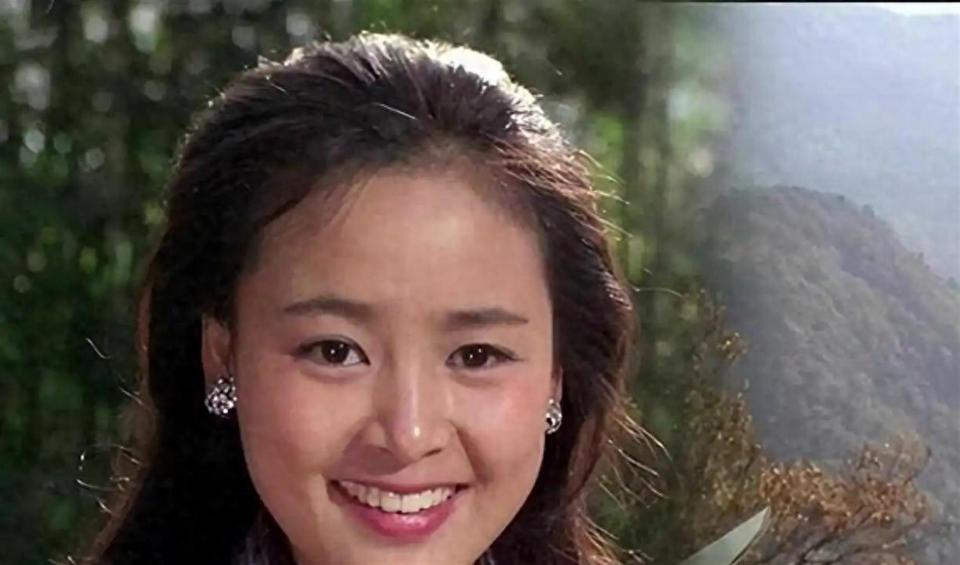 演员张瑜离婚后单身30年,再见前夫仍感到心动,68岁没有子女