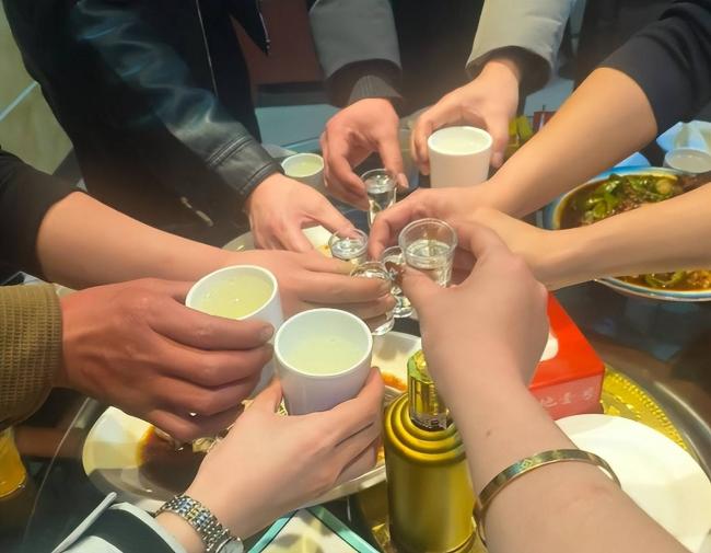 长沙同学会变“越界现场” 15秒毁了两个家庭 长沙同学会变“越界现场” 15秒毁了两个家庭