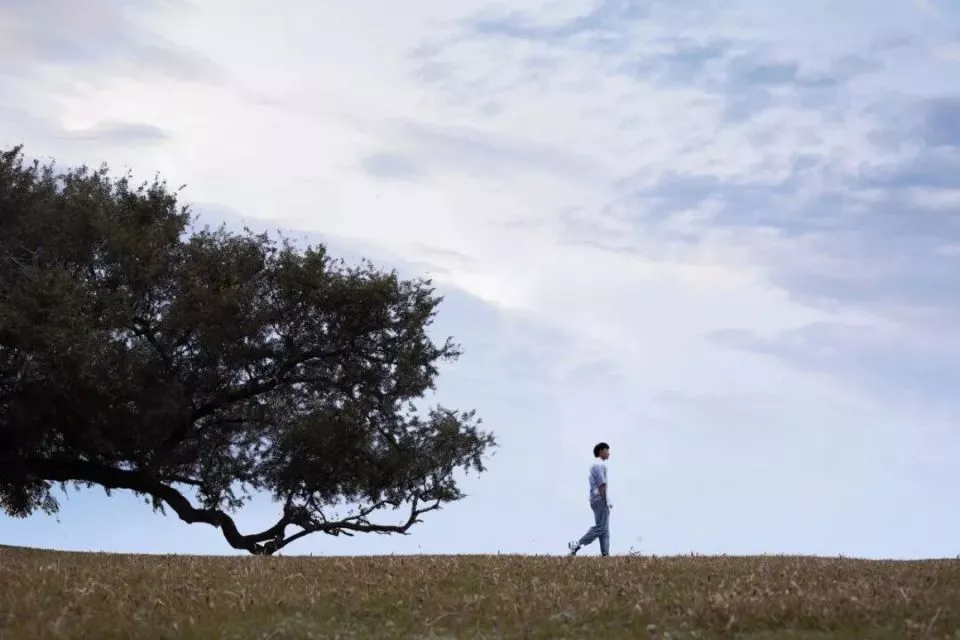 墙内热文：比贫穷更可怕的，是一个人身上的底层烙印